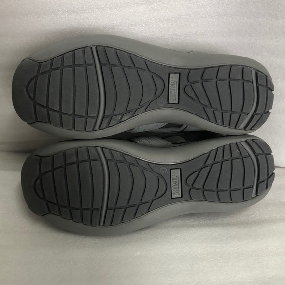 NWT Khombu Ashley River Sandal Women’s Grey - Picture 5 of 5